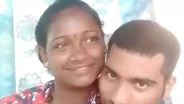 Handsome lover touches Desi cutie's XXX fruit and films it on camera