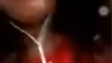 Cute expression bhabhi shows boobs and pussy on video call