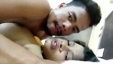 Desi girl enjoy XXX sized dick during MMS sex footage with boyfriend