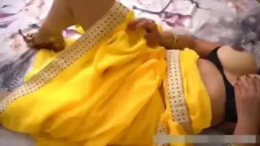 Indian Bhabi Play with Pussy and Big Boobs In Yellow Saree
