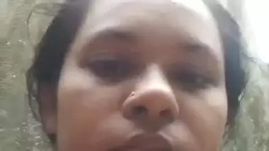 Bangladeshi bhabhi pissing in bathroom video