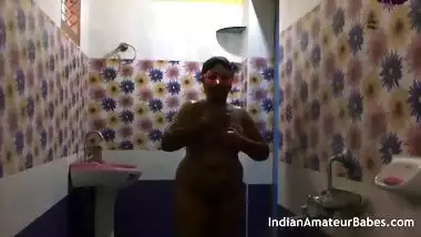  Indian wife fuck with friend absence of her husband in show