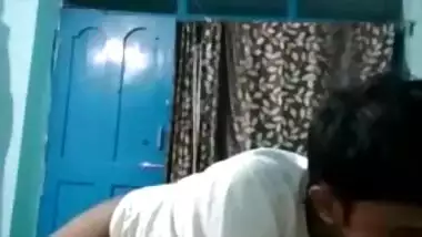 Lustful Desi wife enjoys XXX coupling with neighbor guy in MMS clip