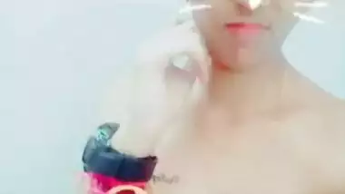 Desi girl with nice eyes exposes XXX vulva and boobs in front of mirror