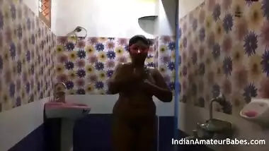 XXX Desi wife fuck with best friend absence of her husband in show