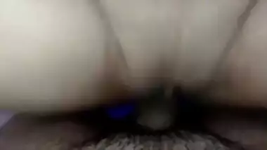 Soni Ne Apni Pyasi Machlti Bur Me Apne Step Papa Ka Mota Lund Le Aur Sari Rat Mote Lund Se Chu With Li Ya