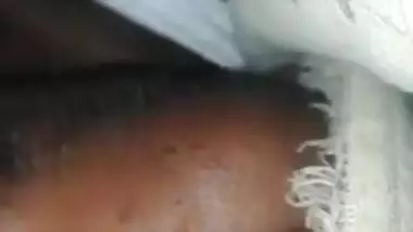 Desi housewife bares nipple but mustachioed guy licks it in XXX video