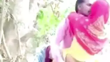 Pakistani lovers fuck outdoor in jungle, sex scandal MMS online