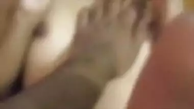 Hairy Desi pussy of hot chick swallows hubby's XXX dong in MMS movie