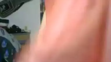 desi babe aaliah on cam in saree without blouse shows boob pussy and ass