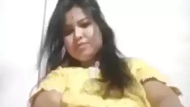 Boudi lifting nighty naked pussy pics and videos