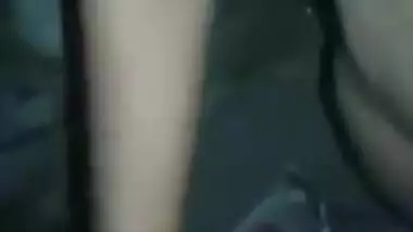 Lovely Indian girl undresses to please BF with outdoor XXX blowjob