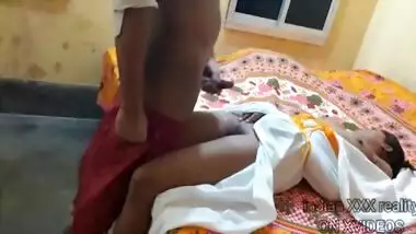 Nashe Me Soi Hui Ladki Ki Chut Dekhker Hilaya Lund - Indian Bhabhi And Indian Desi Bhabhi