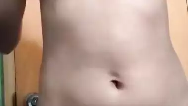 Indian Sexy Bhabhi Showing Her Body To Her Boss To Select For The Job