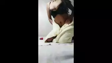 Hot girl Akira ne paise le kar online sex masti ka maza dia