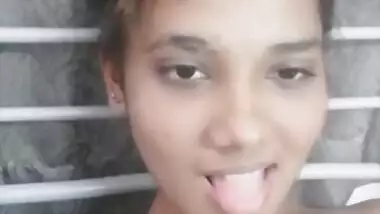 Desi sexy busty bitch selfie MMS video to make you feel horny