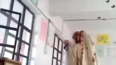 School Peon Fuck Teacher Bhabi in Classroom