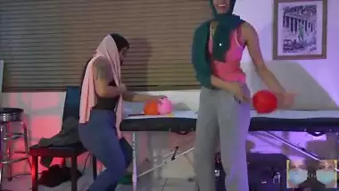 What? Balloon Stuffings in boobs and ass? How can this be with 2 women!?