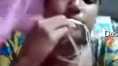 Before wedding aroused groom asks Indian bride-to-be to show boobs