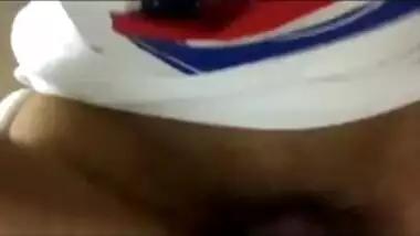 Comely Desi teen for her boyfriend fingers sweet XXX peach on cam