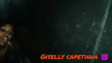 Chupando pirocas no gloryholle com *Bela Índia Prime* e *Valeska Boca de Veludo* vídeo completo no Red