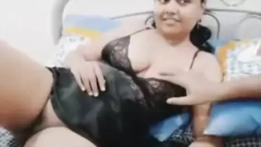 Desi husband exposes his cute Tamil wife and plays with her XXX cunt
