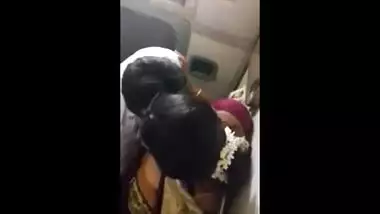 Tamil mms scandals of big boobs bhabhi doing outdoor sex in running train