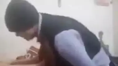 Mature Indian XXX aunty gives blowjob to her horny husband MMS