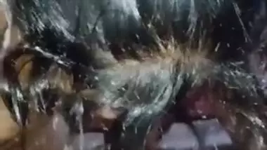 Sexy Desi Lankan girl gives a good XXX blowjob to her lover MMS