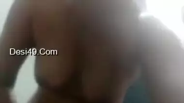 Horny Desi Bhabhi Showing Nude Body And Fingering Part 1