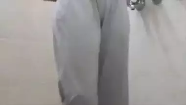 Desi Babe Shows Her Boobs And Pussy