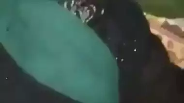 Man fucks hijabi woman’s hairy pussy in Pakistani porn video