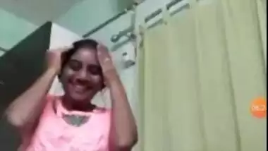 Bhabhi Showing Her Big boobs