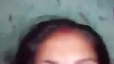 Hot amateur XXX clip of Bengali housewife teasing with her Desi twat