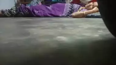 South Gets Fucked On Floor With South Indian And Indian Aunty