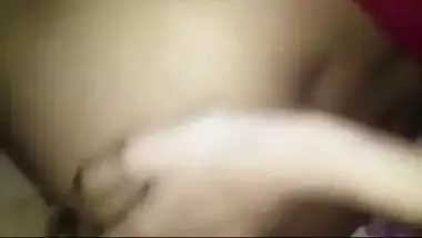 Delhi college girl invites boyfriend when alone and horny!