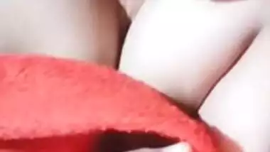 Fabulous Desi webcam girl is the reason for guys' porn fantasies