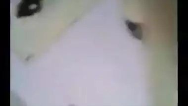 Jaipur ki desi girl ka bf ko blowjob dete hue real mms