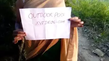 Big Boobs Bhabhi Outdoor Risky Public Show Big Ass or Wet Pussy