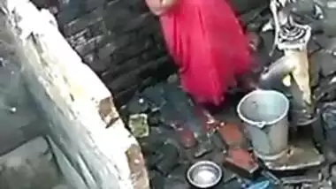 Caught my neighbour bhabhi bathing 