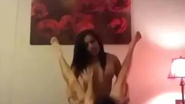 A gay fucks a young guy’s asshole in the Indian gay sex video