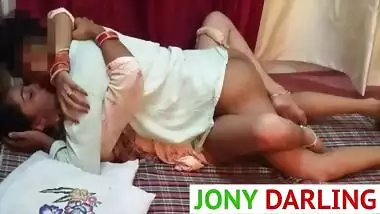 Wife Ki Friend Ko Wife Ke Samne Choda, Wife Ne Video Banayi
