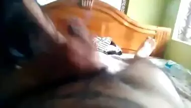 Juicy Desi XXX whore sucks her neighbour’s fat cock on cam MMS
