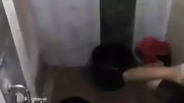 Desi Bhabhi Bathing Capture In Hidden Cam