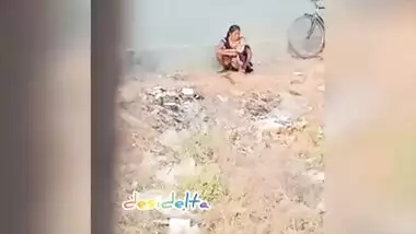Karnataka Aunty Pissing Caught In Indian