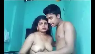 Yellow dress me mausi aur bhanje ke fuck ki Hindi blue film
