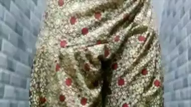 Super Horny Indian Girl Show’s Nude Body and Dancing