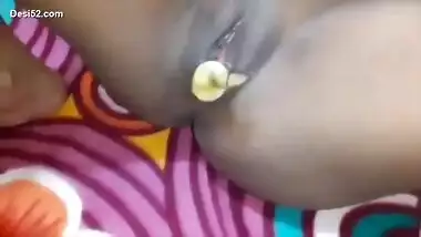 Horny Bhabhi Masturbating