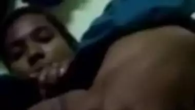 Mini Bhabhi Doesnt Know how to Suck