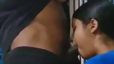 An 18-year-old Indian teen gives a blowjob to her cousin